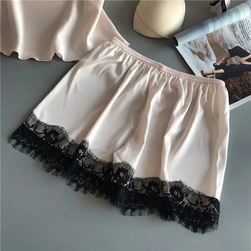 Women’s Lace Pyjama Set with Shorts